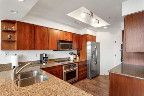 Spacious Fully Equipped Kitchen with Granite Counters