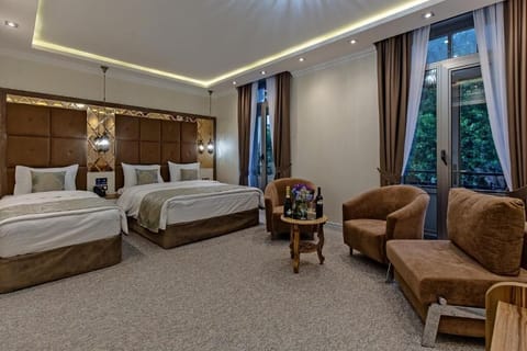 Deluxe Triple Room, City View (with sofa bed) | Premium bedding, pillowtop beds, minibar, in-room safe