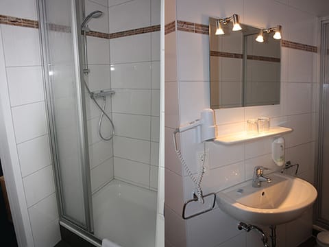 Double Room | Bathroom | Shower, hair dryer, towels