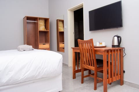 Elite Double Room, 1 Bedroom | Premium bedding, desk, laptop workspace, iron/ironing board