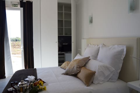 Double Room, Vineyard View | Premium bedding, blackout drapes, soundproofing, cribs/infant beds