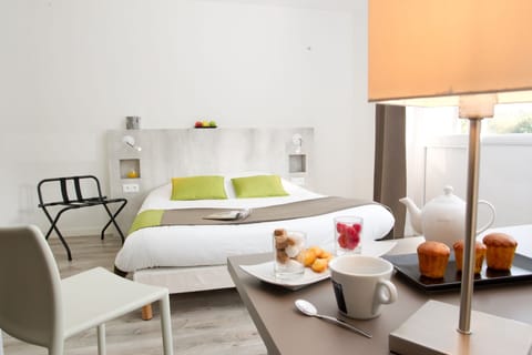 Double Room | Desk, soundproofing, free WiFi, bed sheets