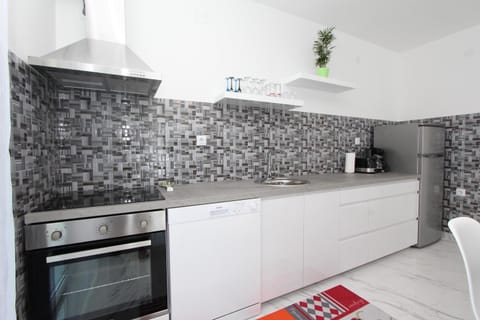 Apartment, 3 Bedrooms, Private Pool | Private kitchen | Fridge, microwave, oven, stovetop