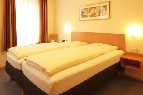 Standard Double Room, Private Bathroom | WiFi