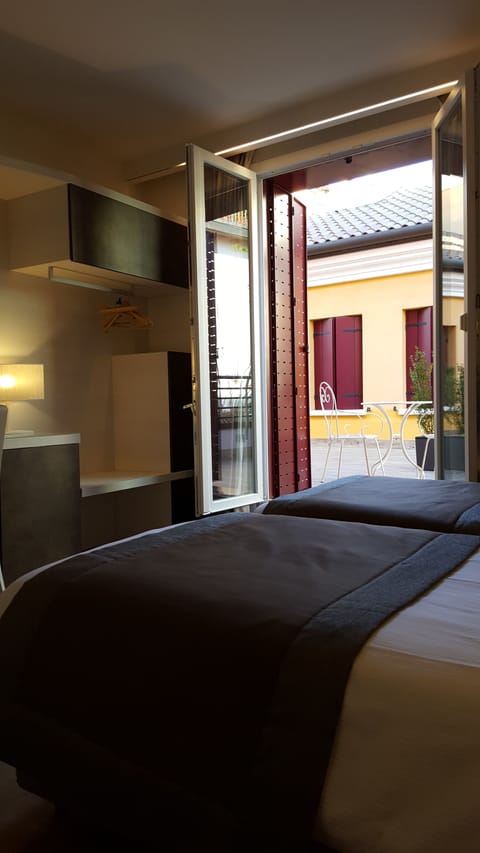 Superior Double or Twin Room, Courtyard View | Interior