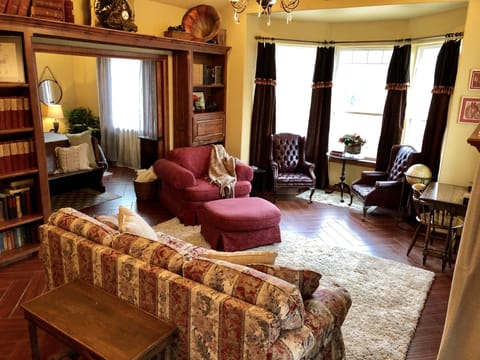 Living room (View from the kitchen) Couch includes a Queen size sleeper