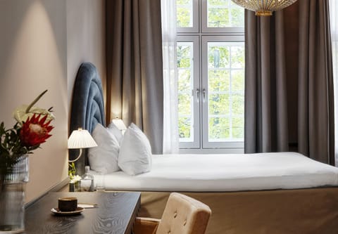 Superior Room | Egyptian cotton sheets, premium bedding, down comforters, pillowtop beds