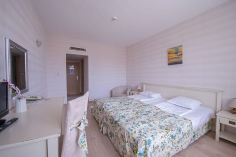 Comfort Triple Room, Balcony, Sea View | Air conditioning