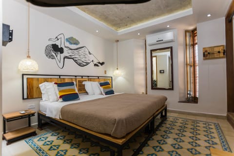 Superior Room | In-room safe, individually decorated, bed sheets