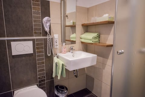 Comfort Double Room, Private Bathroom | Bathroom