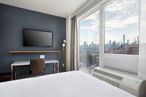 Executive Suite, 2 Queen Beds, Non Smoking | In-room safe, desk, blackout drapes, soundproofing