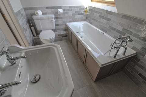 Suite, Ensuite | Bathroom