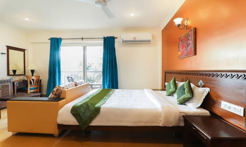 Deluxe Room | Desk, soundproofing, iron/ironing board, free WiFi