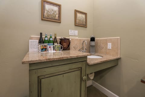 Egyptian cotton sheets, premium bedding, down comforters, pillowtop beds