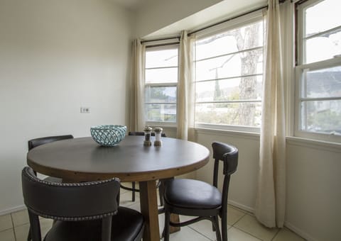 Dining Area, Dining Table