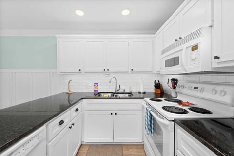 Ba713590 7824 4c66 a865 c48e7c37176f