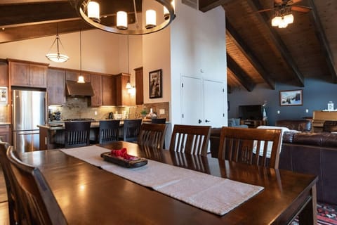 Living/dining/ kitchen area