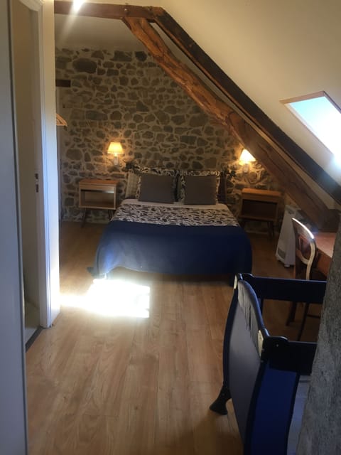 Family Suite (Geroges Sand) | Individually decorated, individually furnished, desk