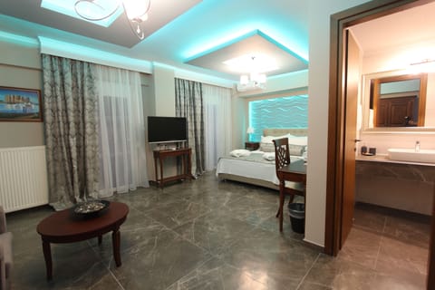 Junior Suite, Balcony | Room amenity