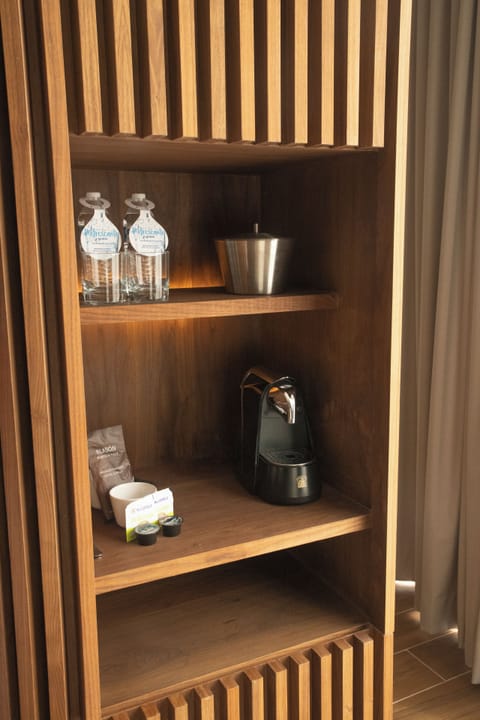 Room, 1 King Bed | Egyptian cotton sheets, premium bedding, in-room safe, desk