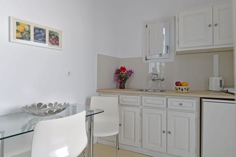 Studio, Kitchenette, Sea View | Private kitchen | Fridge