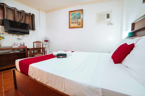 Double Room | Desk, free WiFi, bed sheets