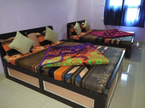 Family Quadruple Room, Multiple Beds | Rollaway beds, free WiFi, bed sheets