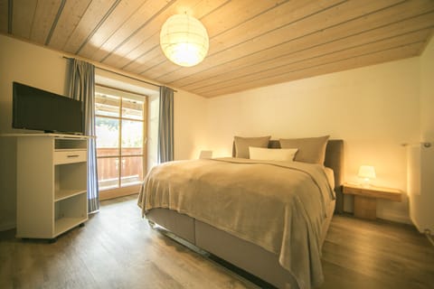 Exclusive Apartment, Mountain View | In-room safe, individually decorated, individually furnished