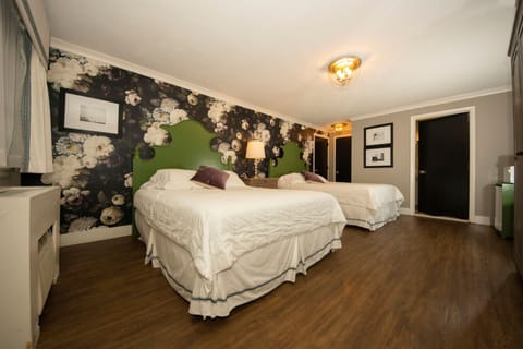 Room, 2 Queen Beds | Iron/ironing board, WiFi