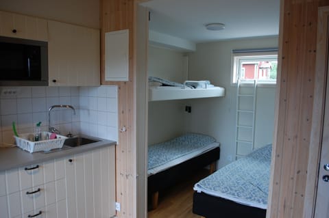 Cottage (4 Beds) | Cribs/infant beds, rollaway beds, free WiFi
