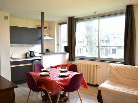 Table, Furniture, Property, Window, Wood, Chair, Building, Interior Design, Flooring, Floor