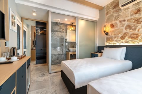 1.Kat 2 Yatakli Balkonlu Oda | 1 bedroom, minibar, in-room safe, individually furnished