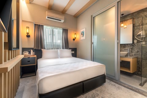 Standard Room | 1 bedroom, minibar, in-room safe, individually furnished