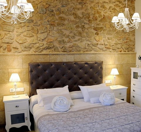 Family Suite, Multiple Beds, Air conditioning, Valley View | Premium bedding, cribs/infant beds, free WiFi, bed sheets