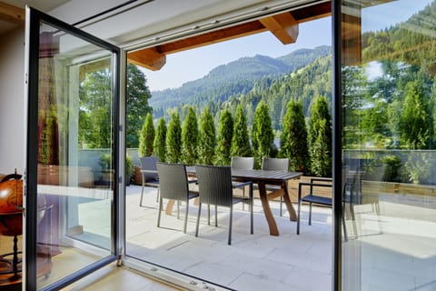 Deluxe-Apartment, 3 Schlafzimmer, Terrasse (incl. 198 EUR cleaning fee) | Terrace/patio