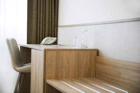 Economy Double Room | Minibar, in-room safe, soundproofing, free WiFi