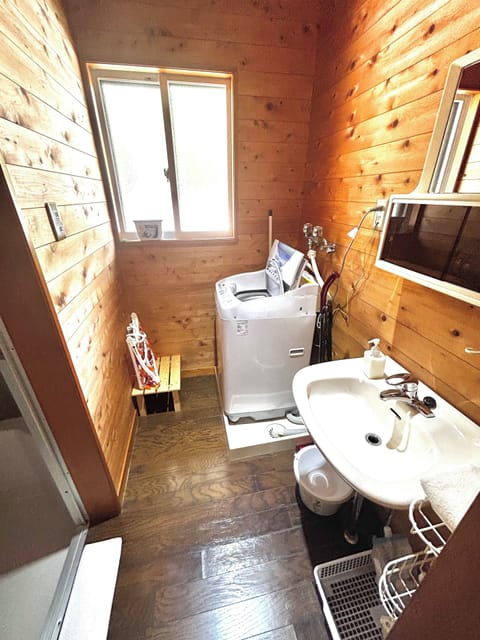 Family Cabin, 2 Bedrooms | Bathroom | Separate tub and shower, deep soaking tub, free toiletries, hair dryer