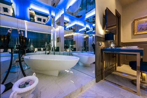 Deluxe Room, Bathtub | Deep soaking bathtub