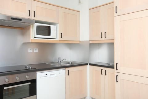 Apartment, 3 Bedrooms (7 Pers) | Private kitchen | Fridge, microwave, dishwasher, cookware/dishes/utensils