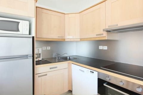 Apartment, 1 Bedroom (4 Pers) | Private kitchen | Fridge, microwave, dishwasher, cookware/dishes/utensils