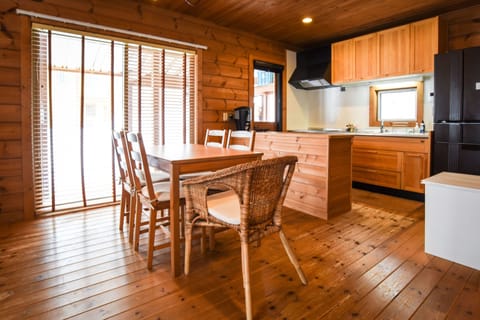 3 Bedrooms, Log House | In-room dining