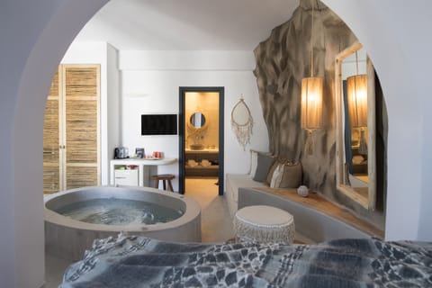 Upbeat Spa, Side Sea view | 1 bedroom, premium bedding, minibar, in-room safe