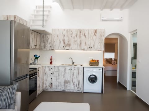 Luxury Apartment, 2 Bedrooms, Sea View (Venice 3) | Private kitchen | Full-size fridge, espresso maker, coffee/tea maker, electric kettle