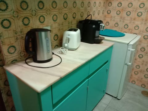 Apartment, 1 Bedroom | Private kitchen | Electric kettle