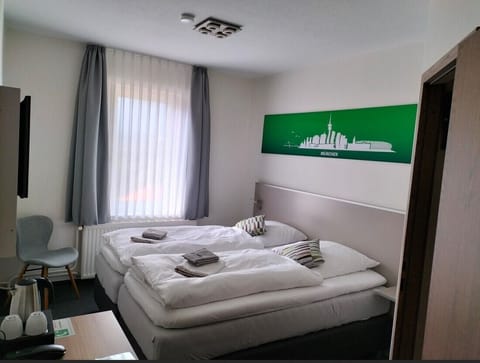 Basic Double Room | Desk, free WiFi, bed sheets