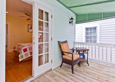 Porch to outdoor space