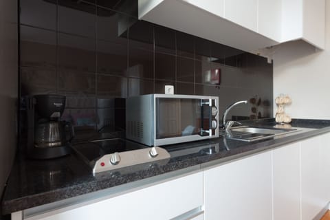 Studio (3F) | Private kitchen | Fridge, microwave, stovetop, espresso maker