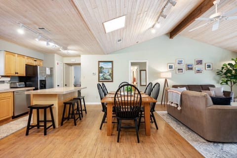 Haus on the Rapids - Open Kitchen & Dining