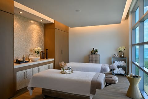 Couples treatment rooms, sauna, spa tub, steam room, Turkish bath