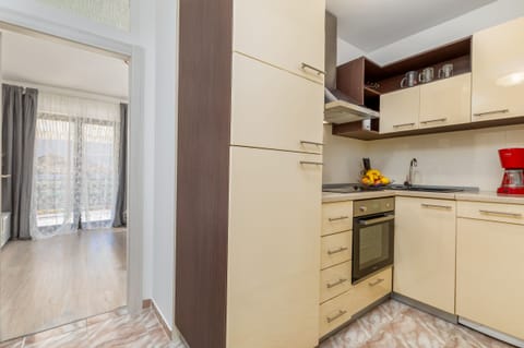 Apartment, 2 Bedrooms, Terrace (A2) | Private kitchen | Fridge, microwave, oven, stovetop